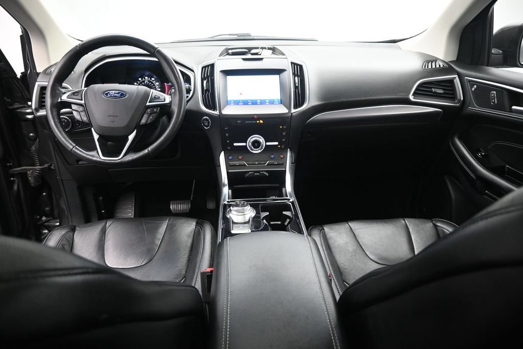 Used 2020 Ford Edge Titanium w/ Equipment Group 301A AWD/4WD image 21