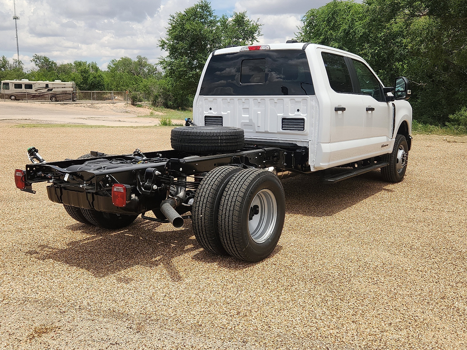 New 2026 Ford F350 XL w/ XL Chrome Package AWD/4WD image 4