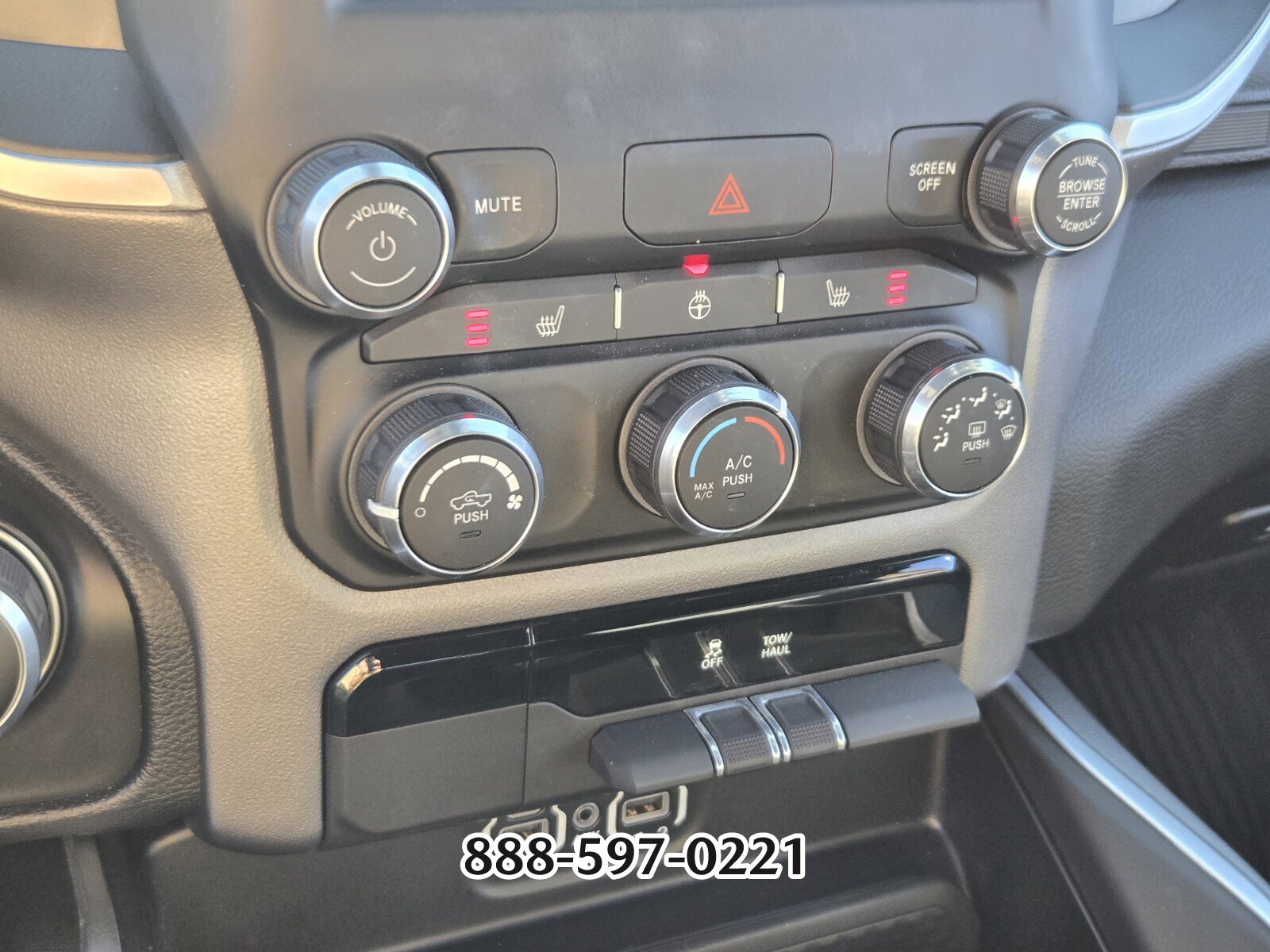 Used 2023 RAM 1500 Big Horn image 24