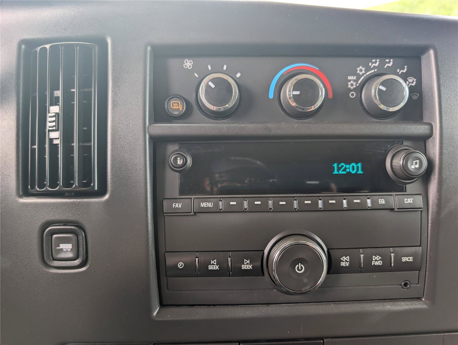 Used 2025 Chevrolet Express 3500 LT w/ LT Preferred Equipment Group RWD image 24