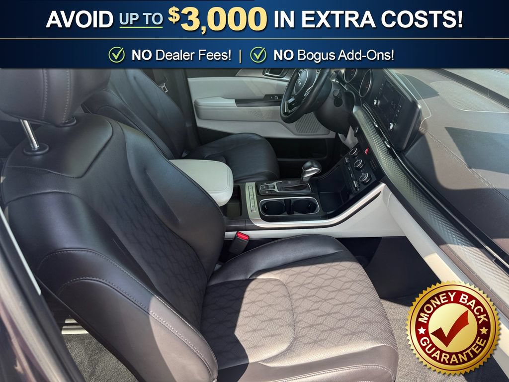 Used 2023 Kia Carnival LX FWD image 22