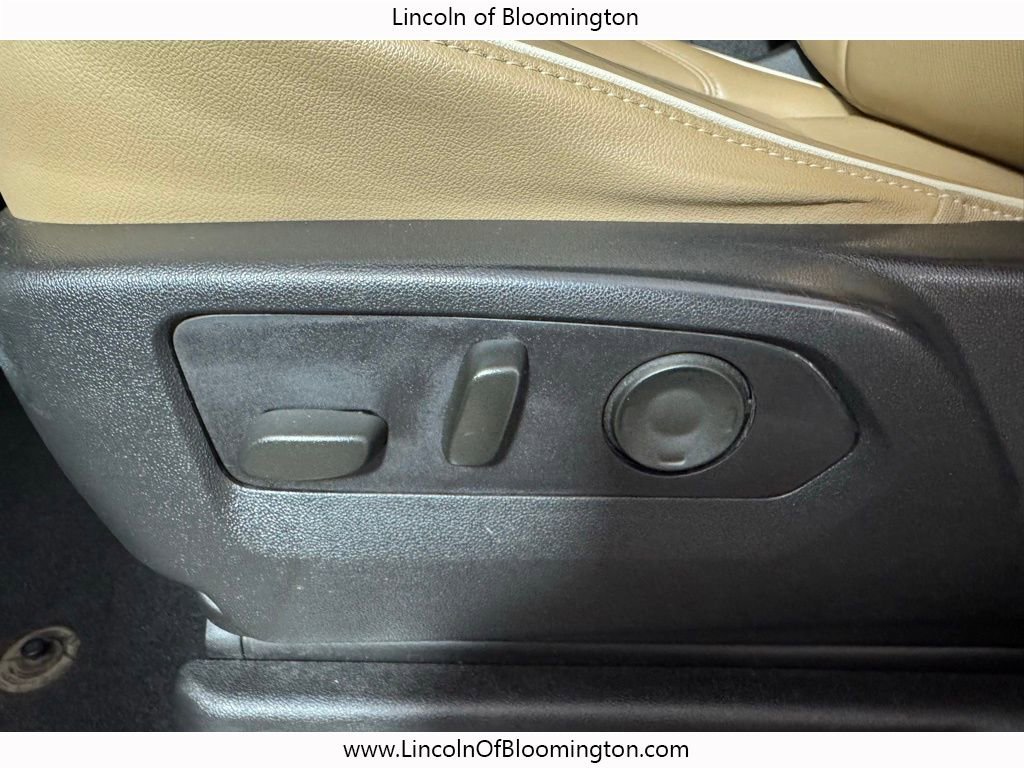 Used 2021 Chevrolet Suburban Premier w/ Premium Package image 43