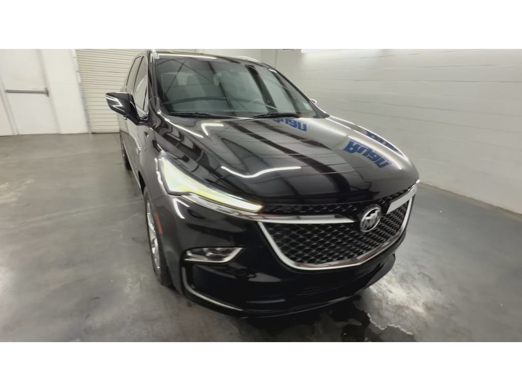Used 2022 Buick Enclave Avenir w/ Avenir Technology Package FWD image 3