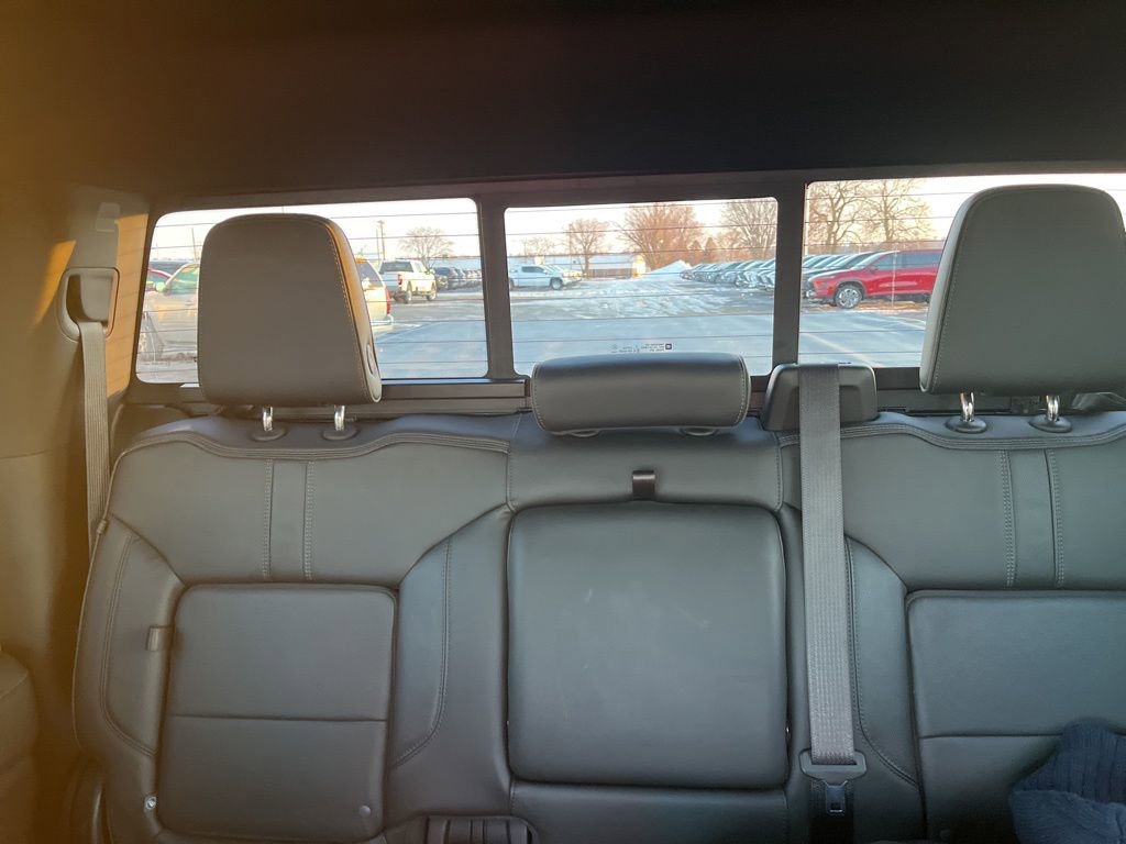 Used 2020 Chevrolet Silverado 1500 High Country AWD/4WD image 21