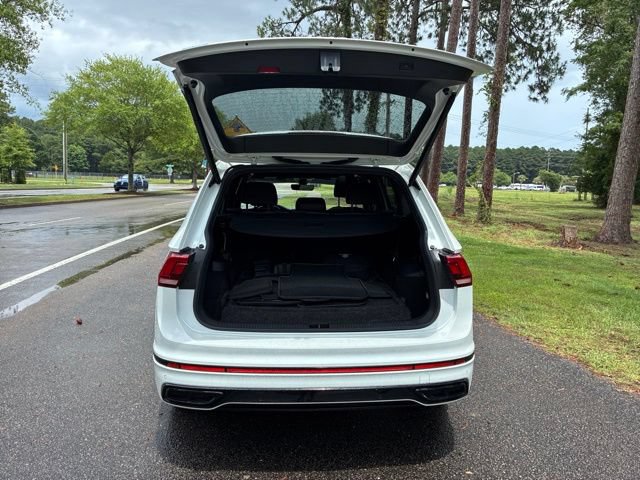 Used 2022 Volkswagen Tiguan SE R-Line FWD image 18
