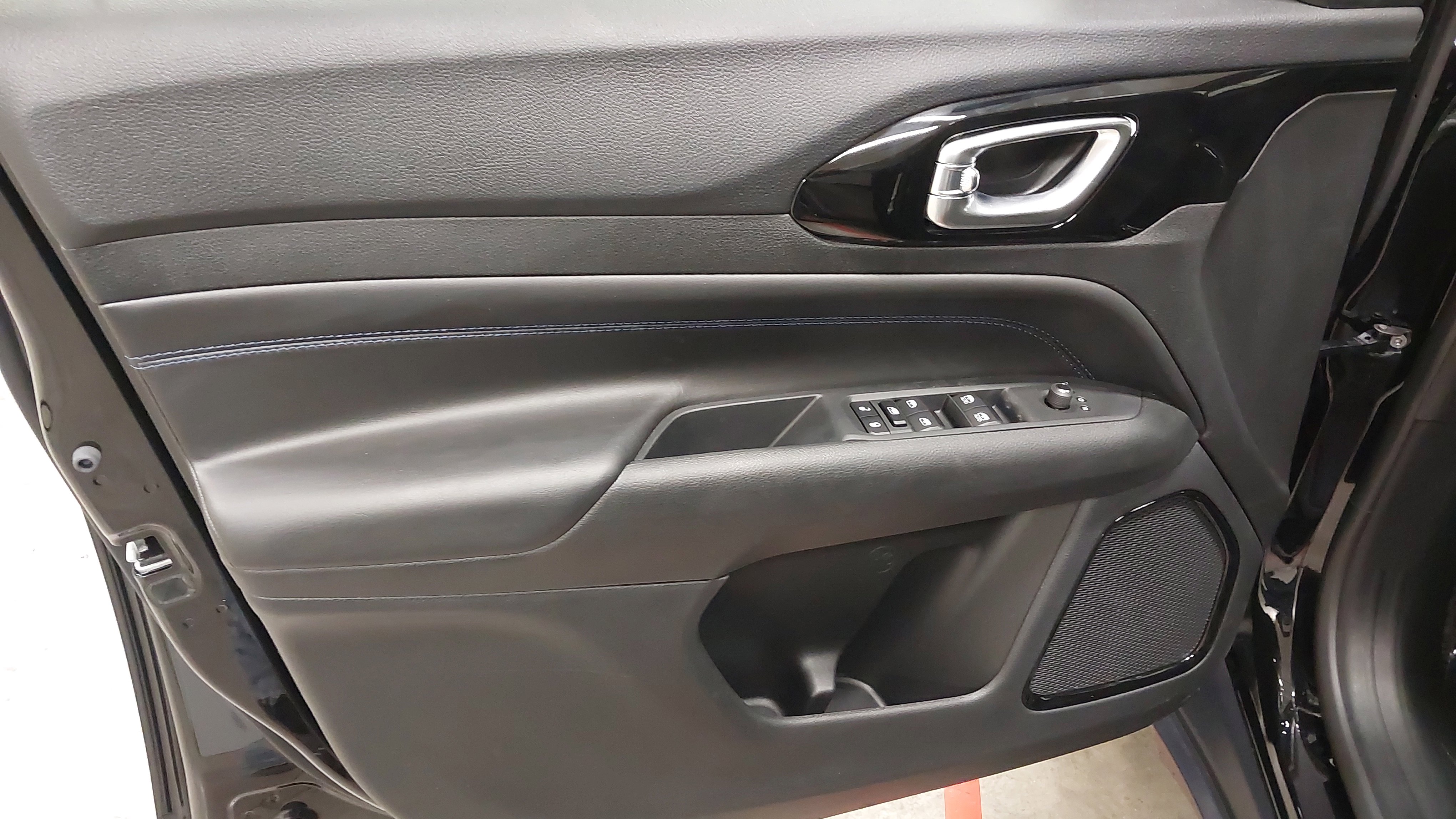 New 2026 Jeep Compass Latitude image 24