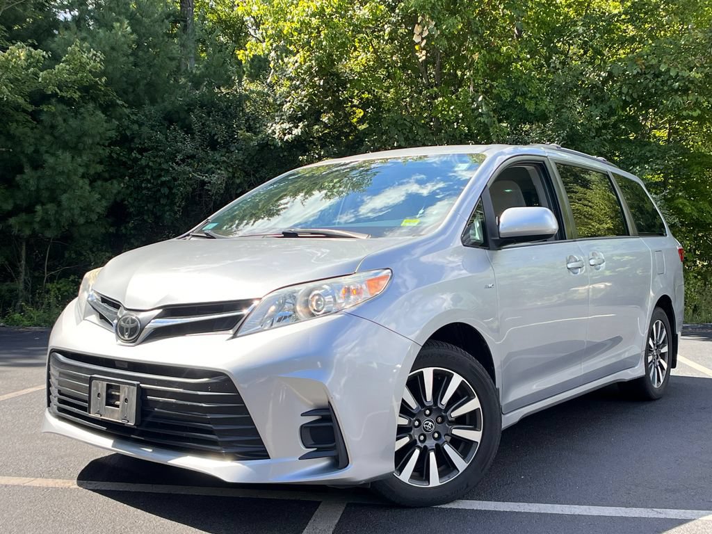 Used 2018 Toyota Sienna LE AWD/4WD image 27