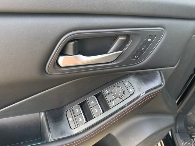 Used 2025 Nissan Rogue SV w/ Rock Creek Premium Package image 12