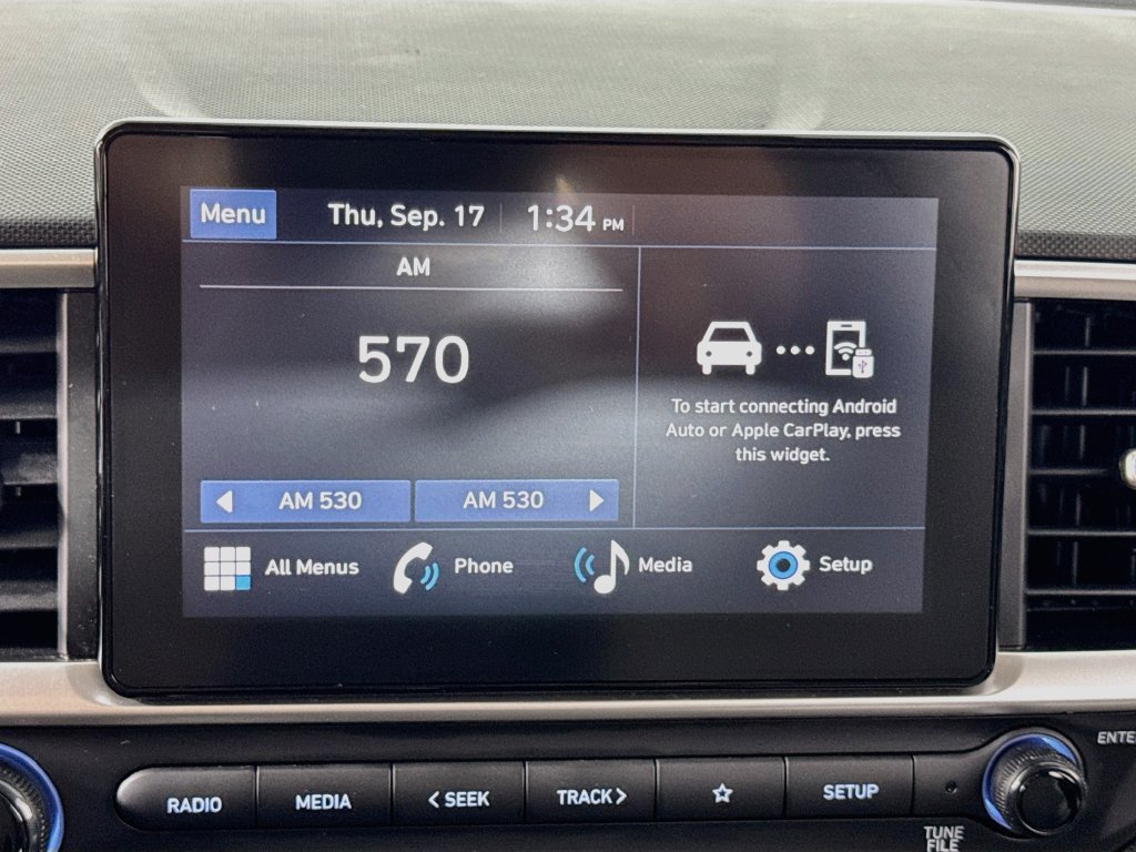 Used 2024 Hyundai Venue SEL FWD image 28