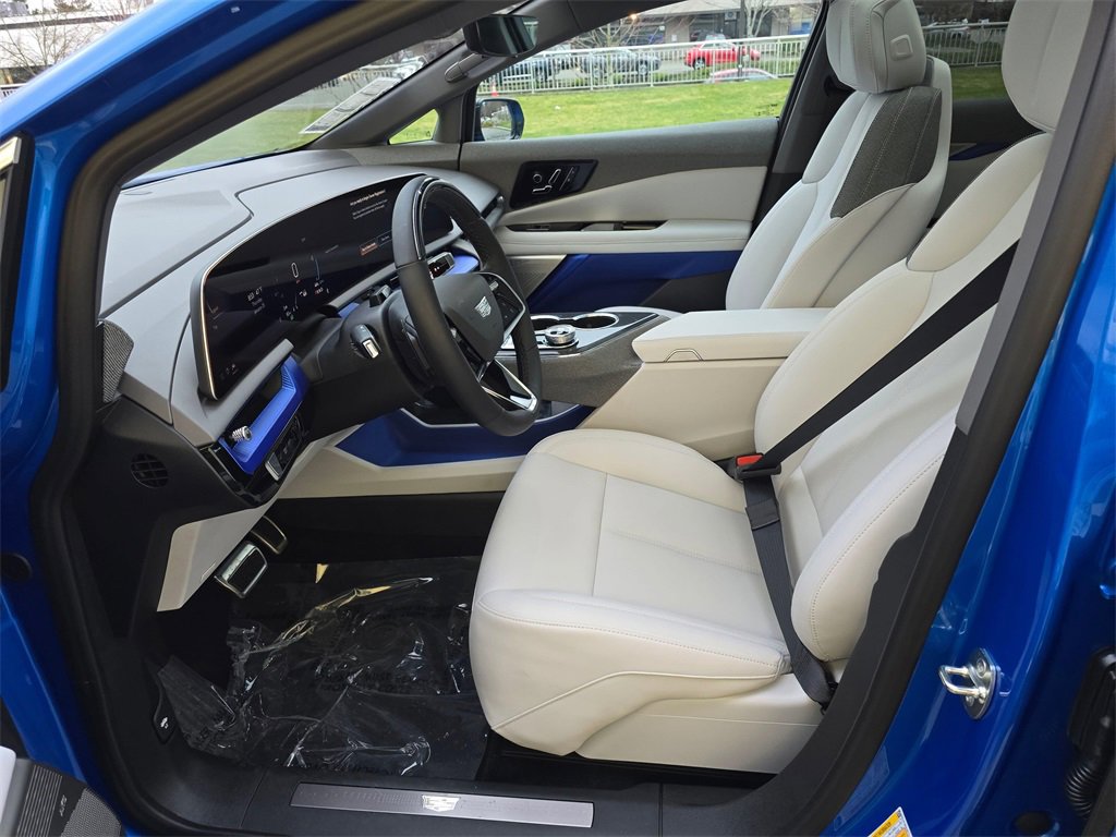 New 2026 Cadillac Optiq Luxury 1 image 20