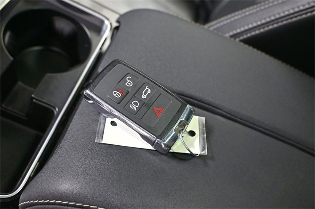 Used 2022 Land Rover Range Rover Velar R-Dynamic S image 29