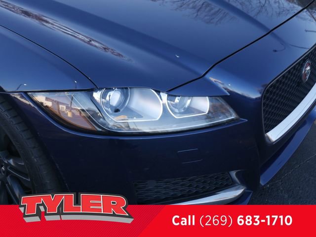 Used 2017 Jaguar XF Premium image 10