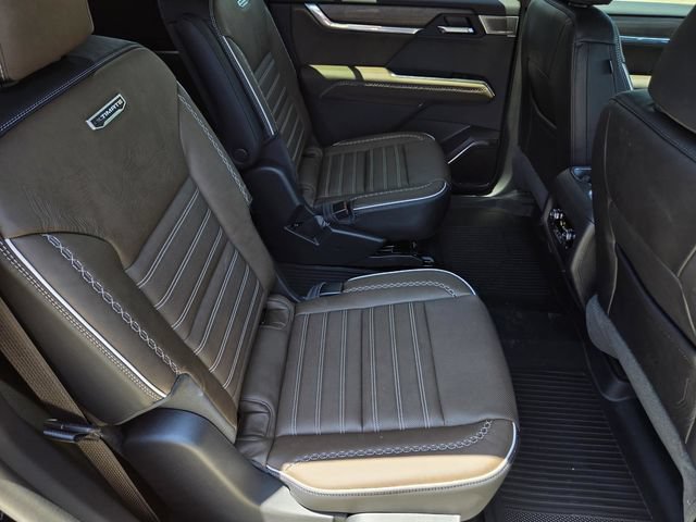 New 2026 GMC Acadia Denali Ultimate w/ LPO, Floor Liner Package AWD/4WD image 35
