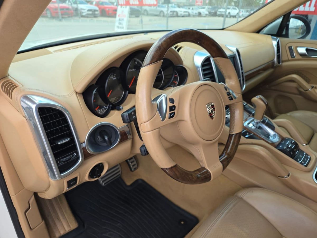 Used 2011 Porsche Cayenne Turbo AWD/4WD image 32