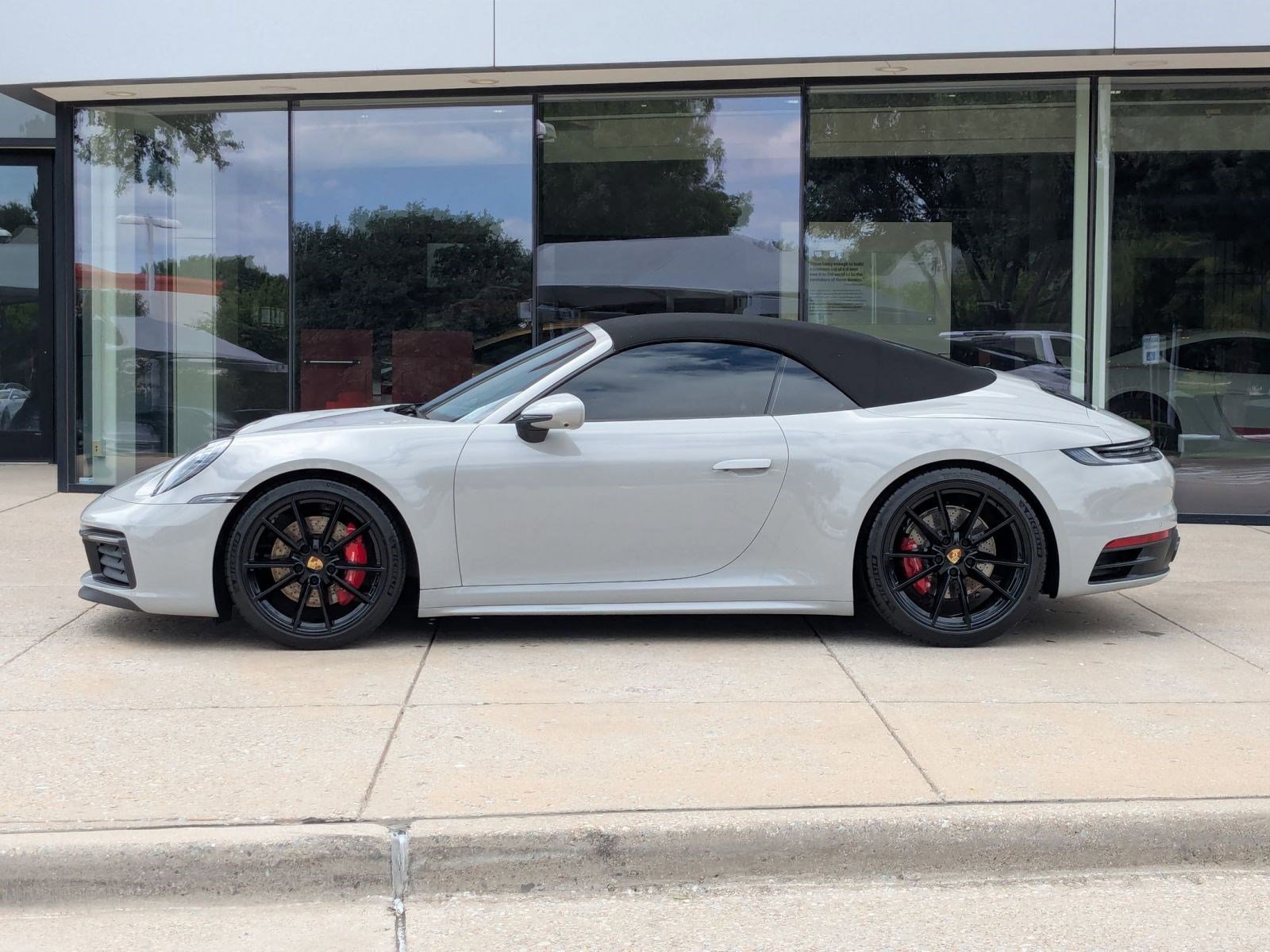 Certified 2023 Porsche 911 Carrera 4S AWD/4WD image 2