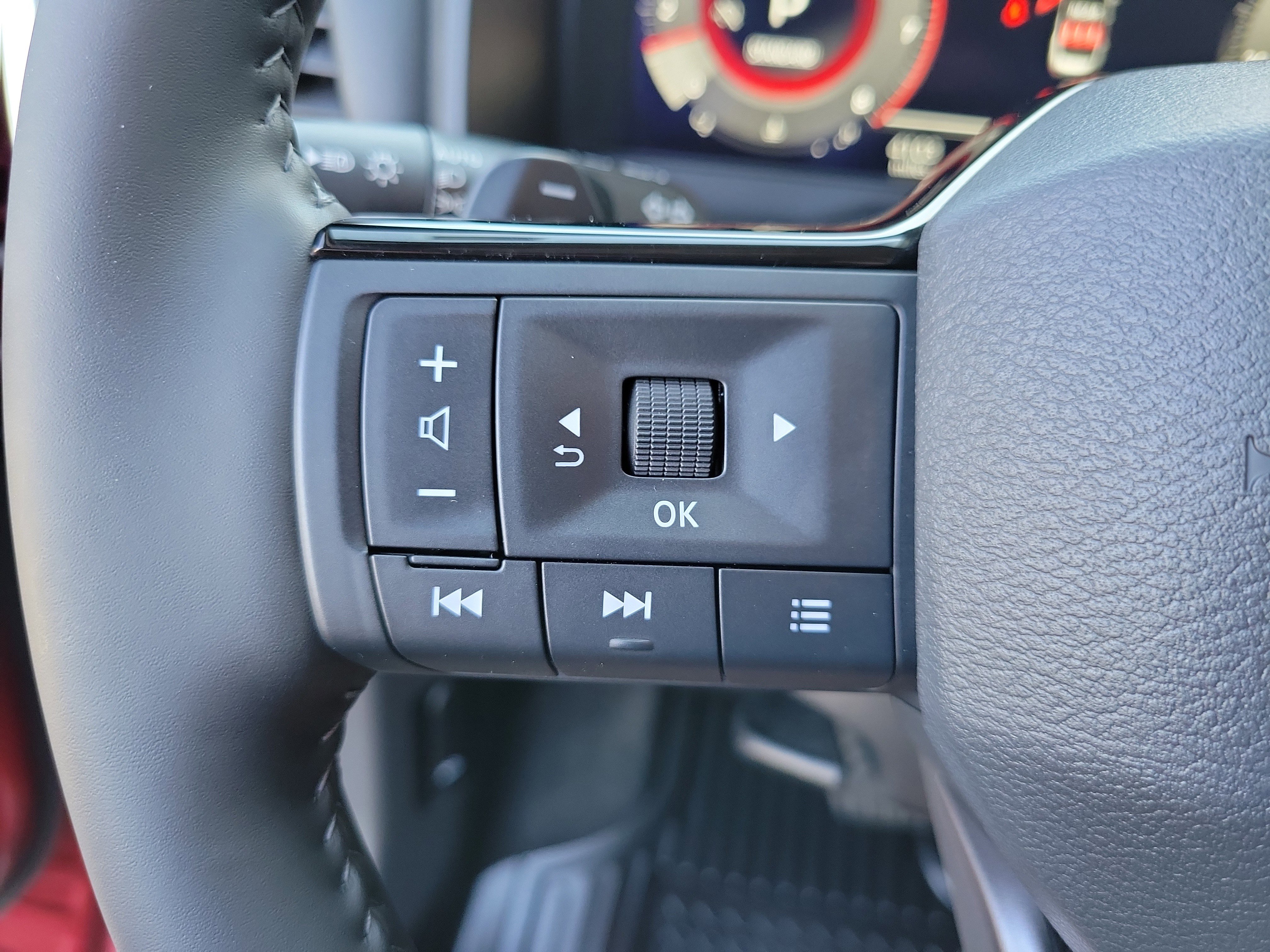 Used 2025 Nissan Rogue Platinum w/ Platinum Premium Package image 21