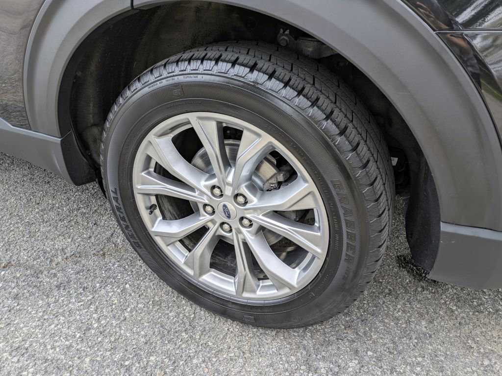 Used 2021 Ford Explorer XLT w/ Equipment Group 202A AWD/4WD image 37