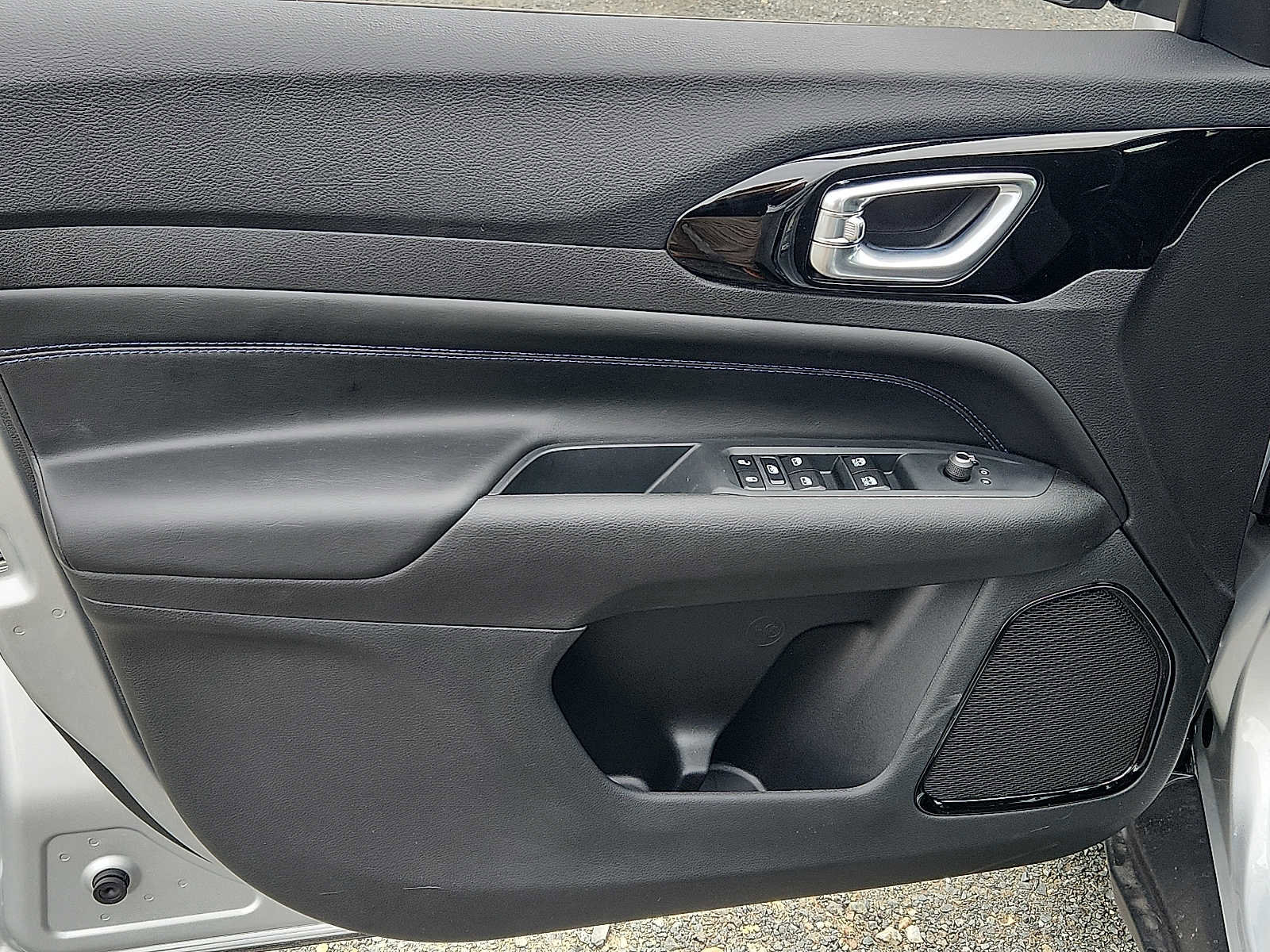 New 2026 Jeep Compass Limited image 9