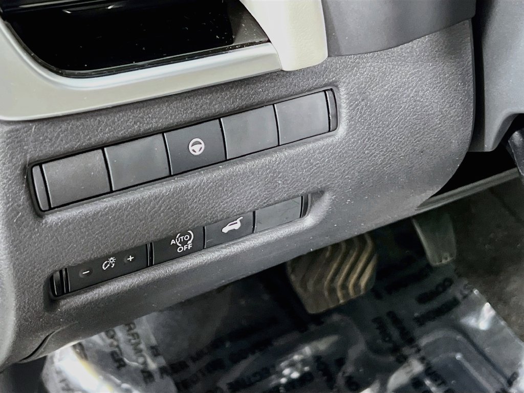 Used 2023 Nissan Rogue SL w/ SL Premium Package AWD/4WD image 9