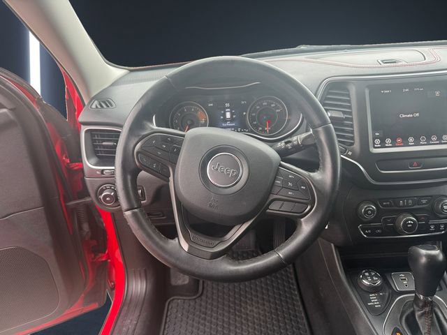 Used 2019 Jeep Cherokee Trailhawk image 12