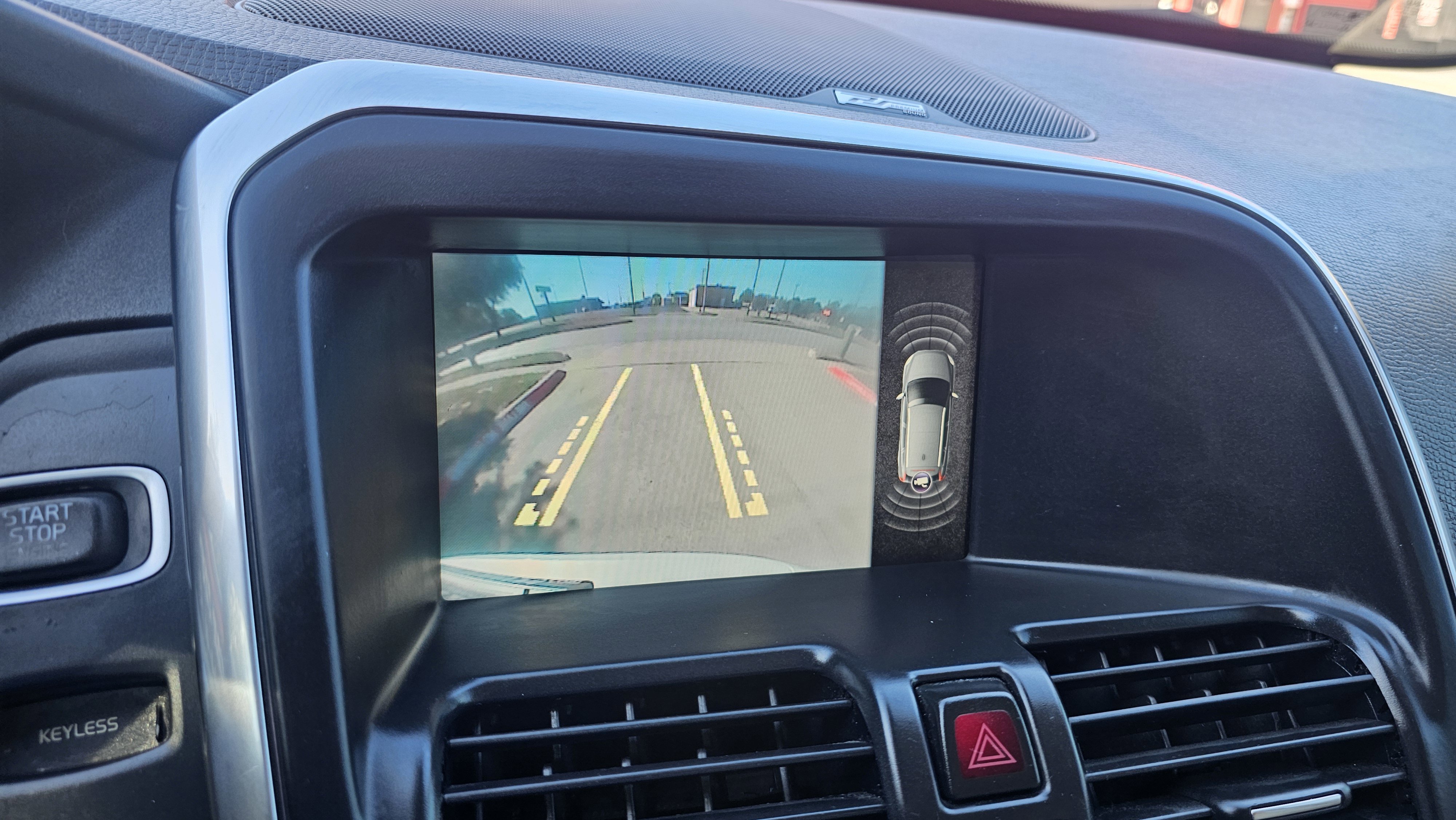 Used 2015 Volvo XC60 T5 Platinum image 39