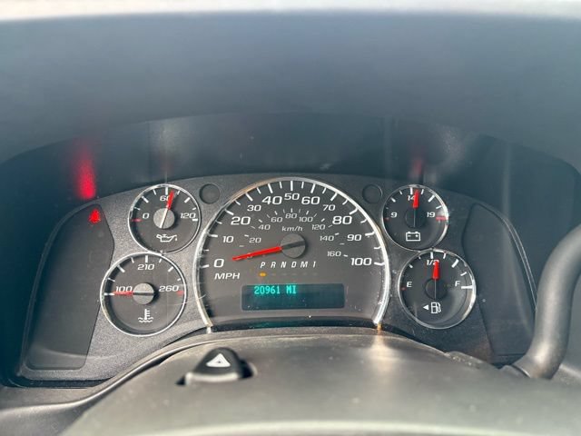 Used 2024 Chevrolet Express 2500 w/ Driver Convenience Package RWD image 34