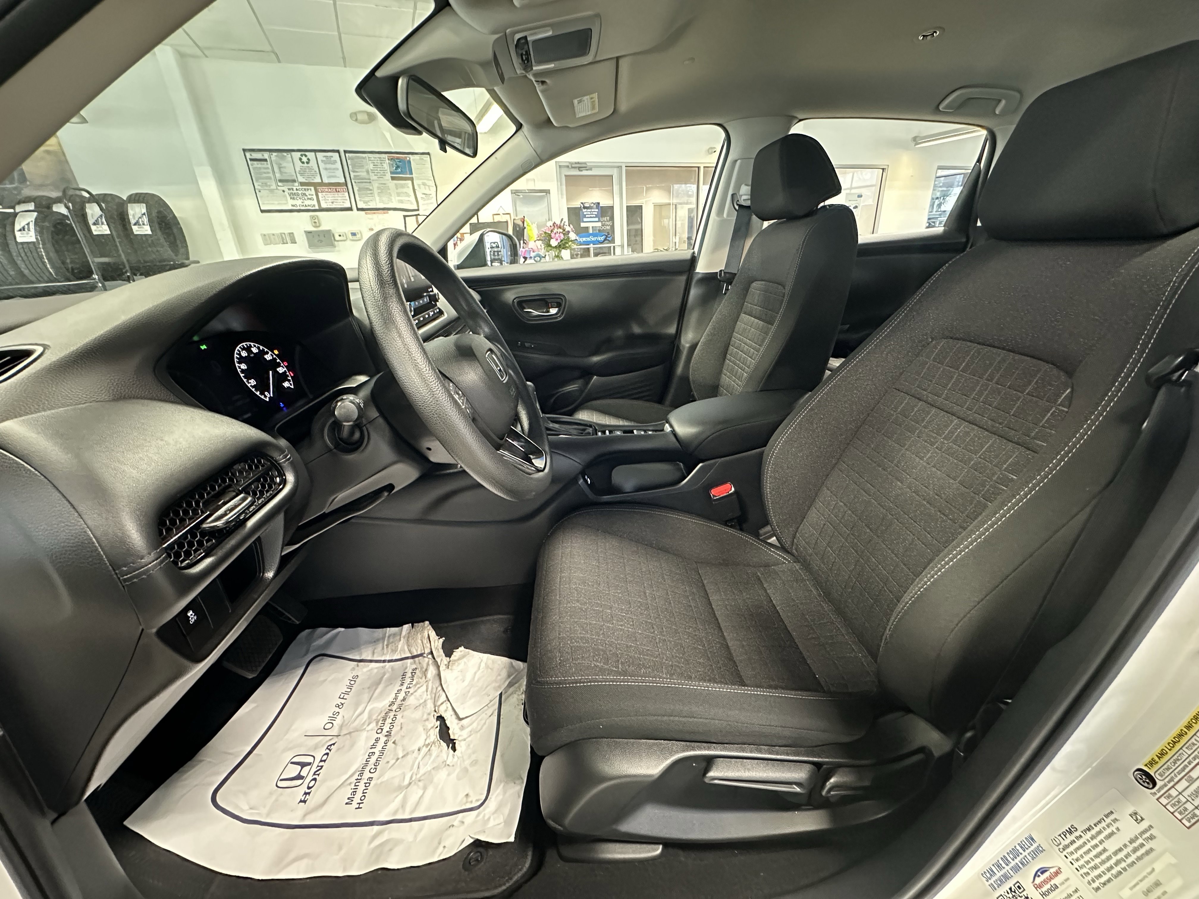 Used 2023 Honda HR-V LX image 8