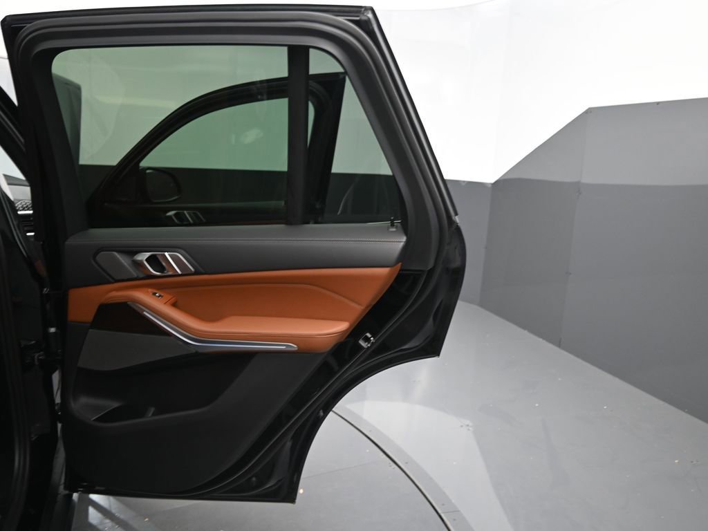 New 2026 BMW X5 xDrive50e w/ Premium Package AWD/4WD image 28