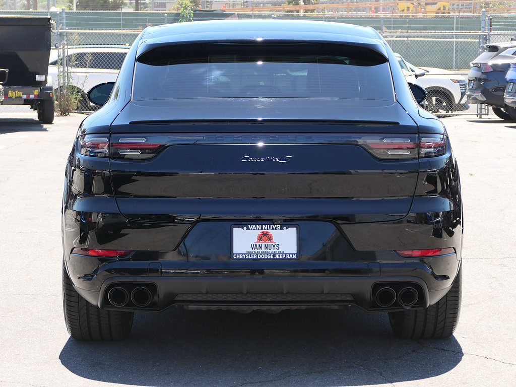 Used 2023 Porsche Cayenne S AWD/4WD image 5