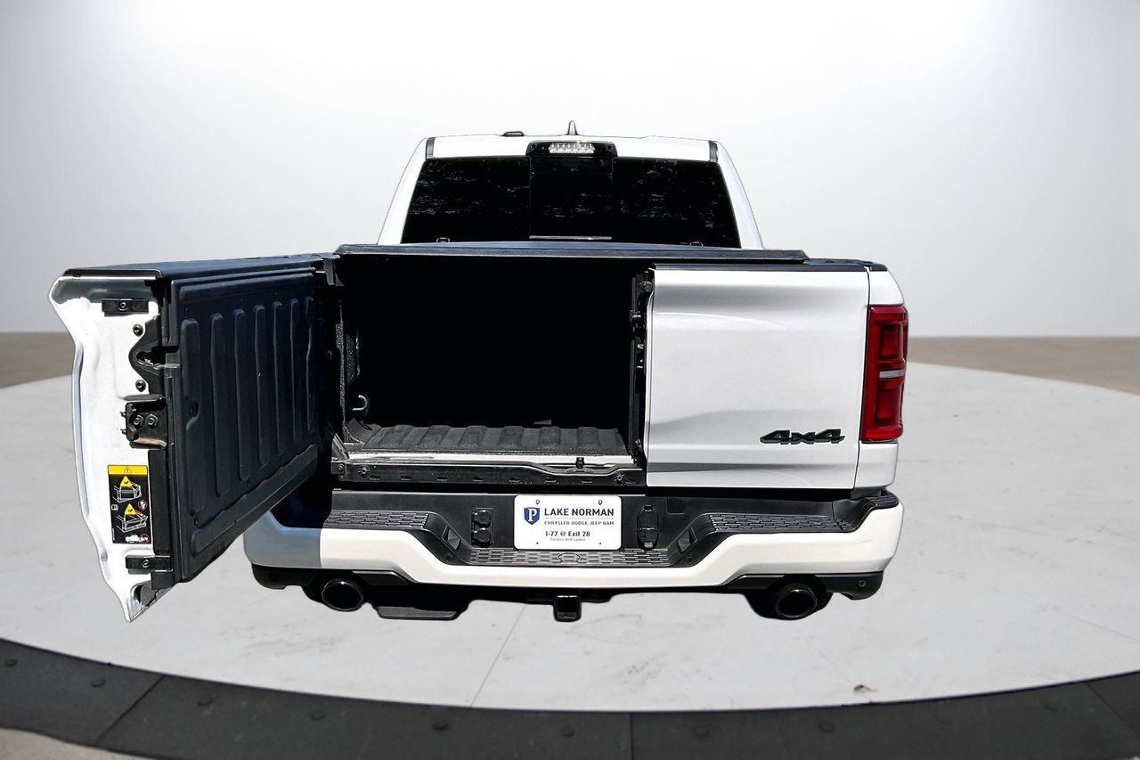 Used 2025 RAM 1500 Limited AWD/4WD image 26