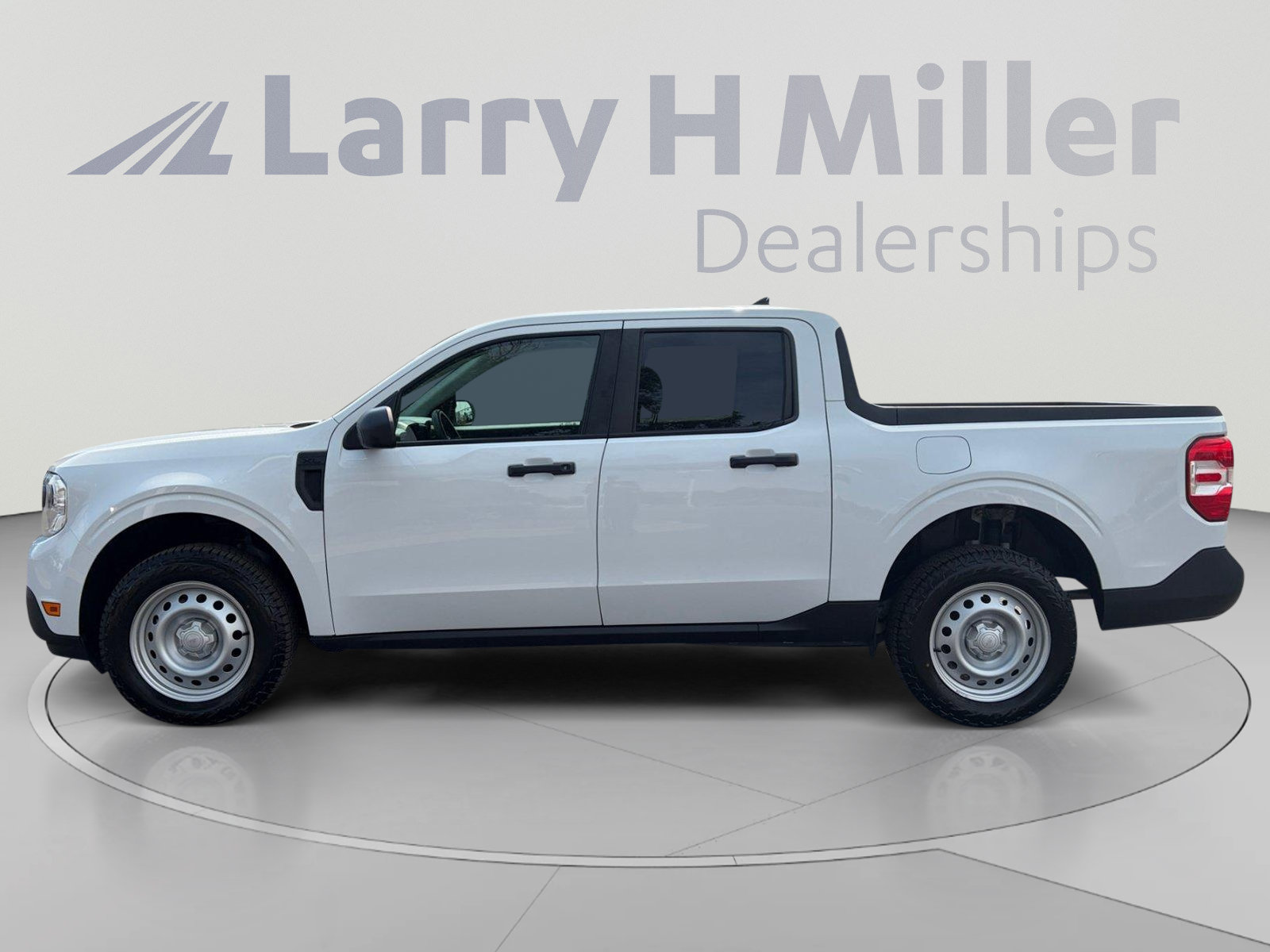 Used 2023 Ford Maverick XL FWD image 2