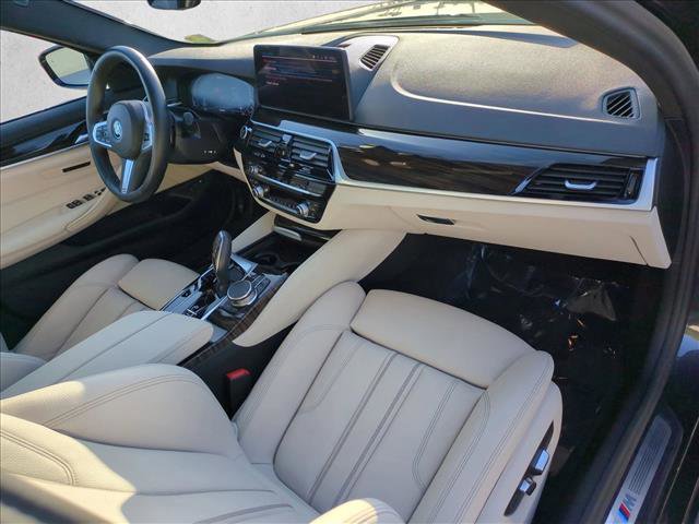 Used 2023 BMW 530e w/ M Sport Package RWD image 23
