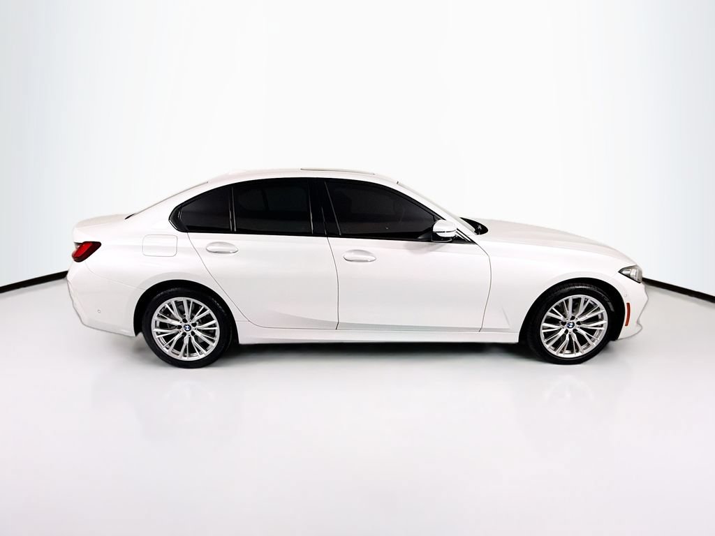 Used 2023 BMW 330i xDrive Sedan w/ Premium Package AWD/4WD image 4