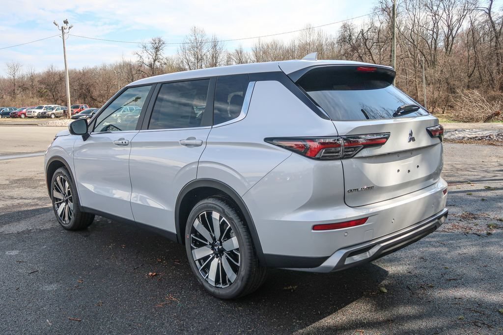 New 2026 Mitsubishi Outlander SE AWD/4WD image 13