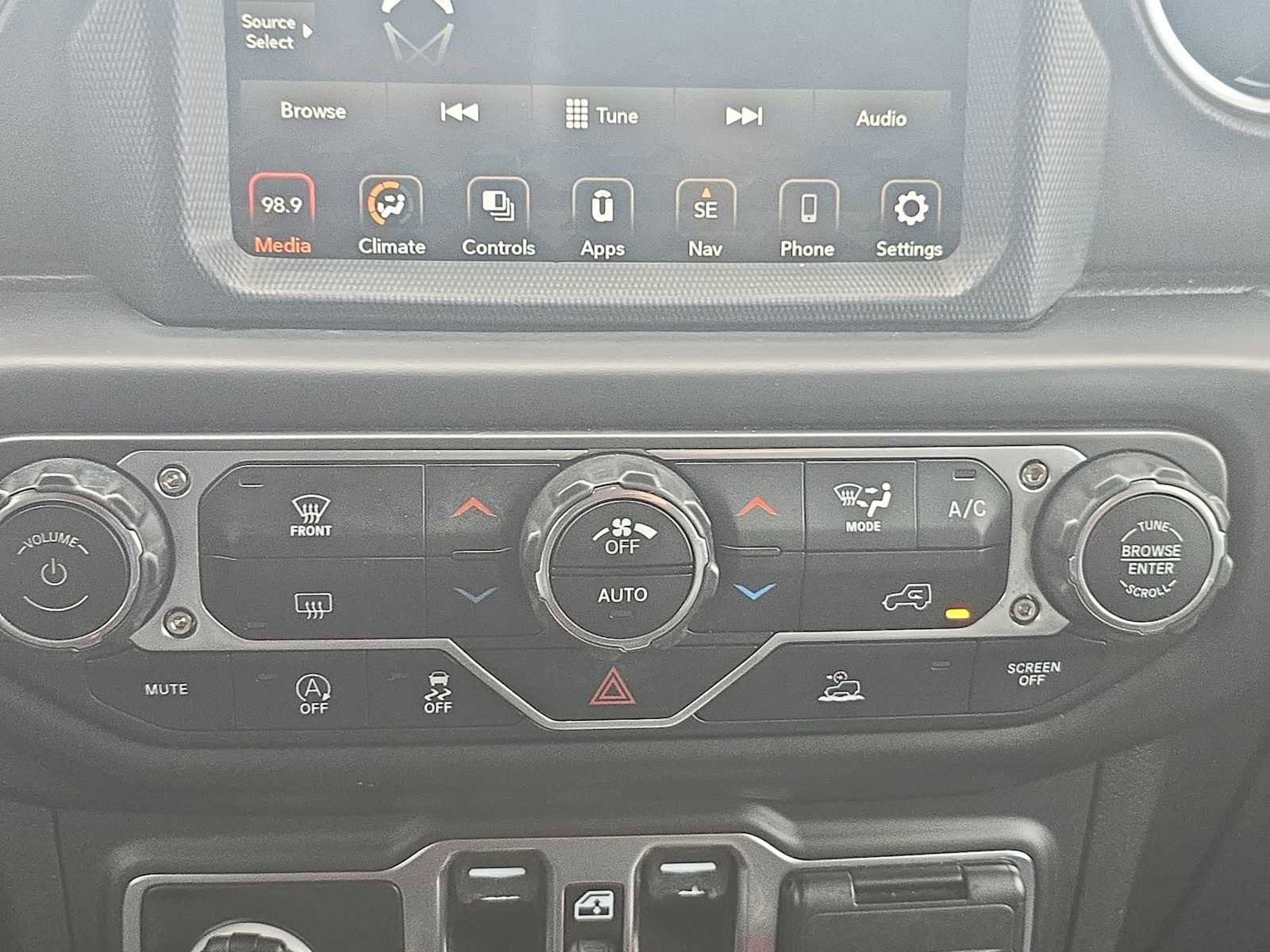 Used 2022 Jeep Gladiator Overland w/ Popular Equipment Package image 17