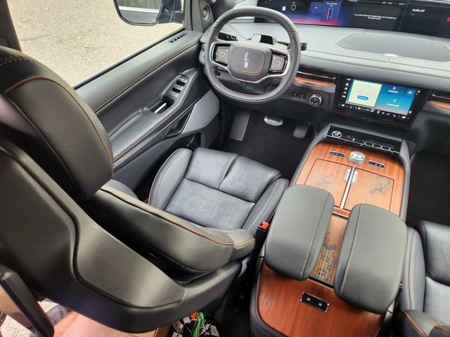 New 2025 Lincoln Navigator L Black Label image 10