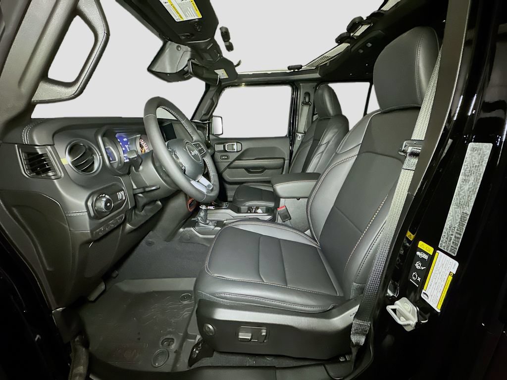 New 2026 Jeep Wrangler Unlimited Sahara AWD/4WD image 15