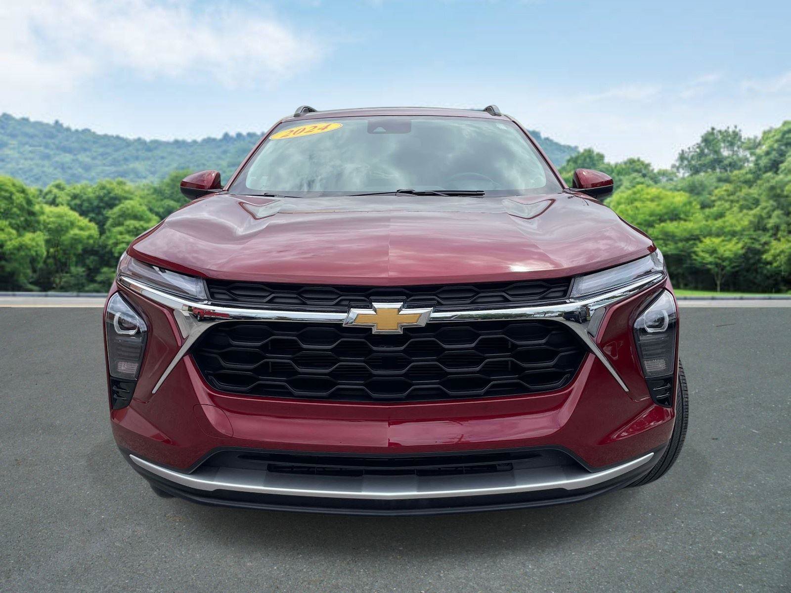 Used 2024 Chevrolet Trax LT w/ Driver Confidence Package FWD image 24