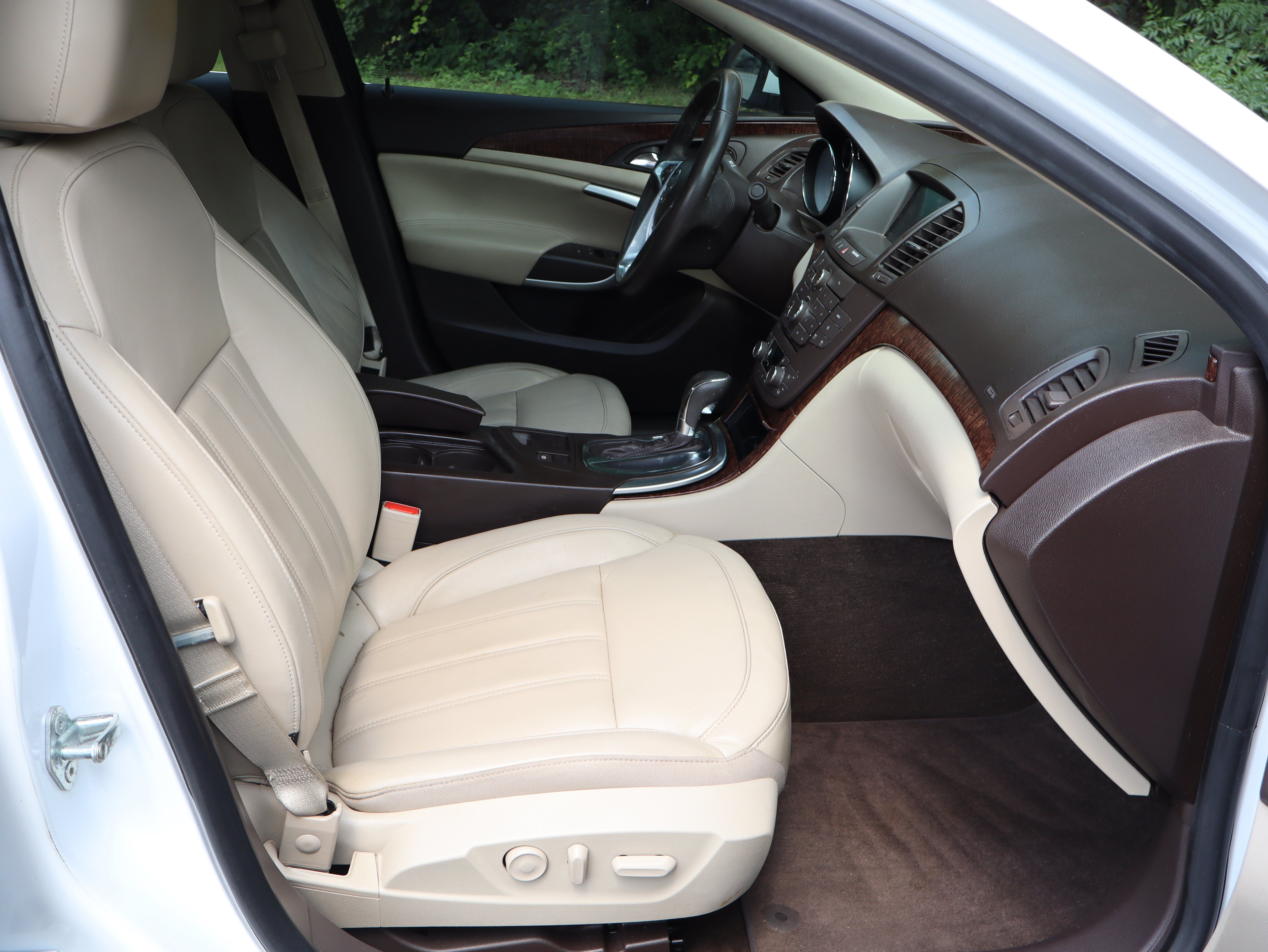 Used 2012 Buick Regal Premium FWD image 42