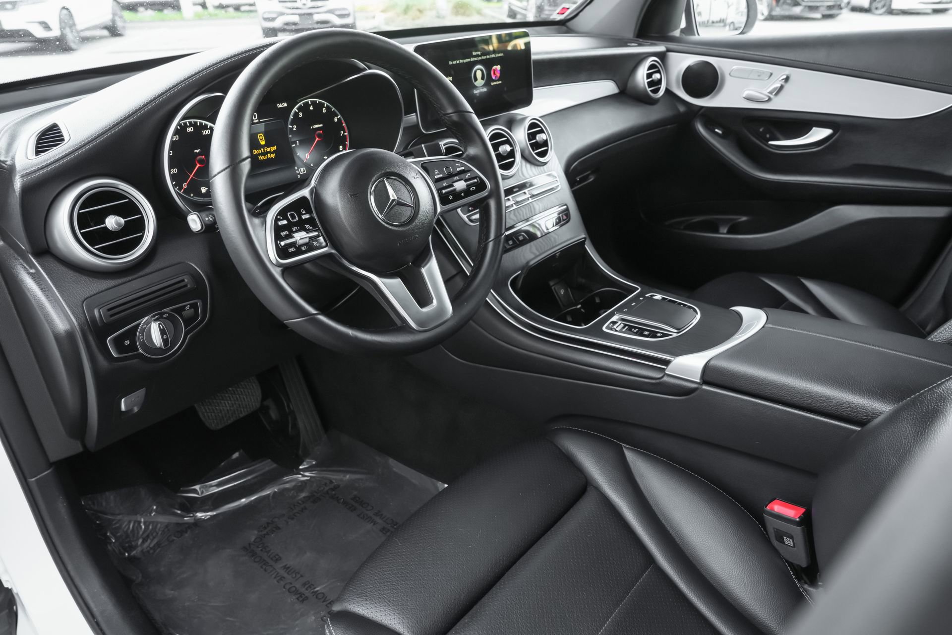 Used 2023 Mercedes-Benz GLC 300 4MATIC Coupe image 6