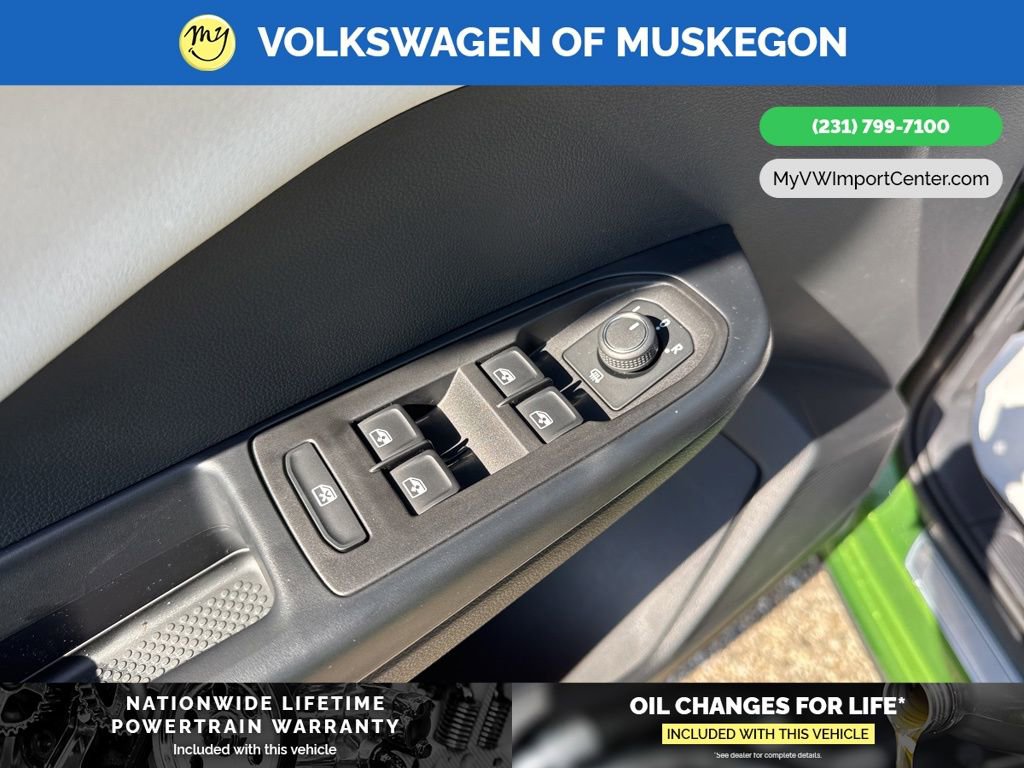 New 2025 Volkswagen Taos SE image 10