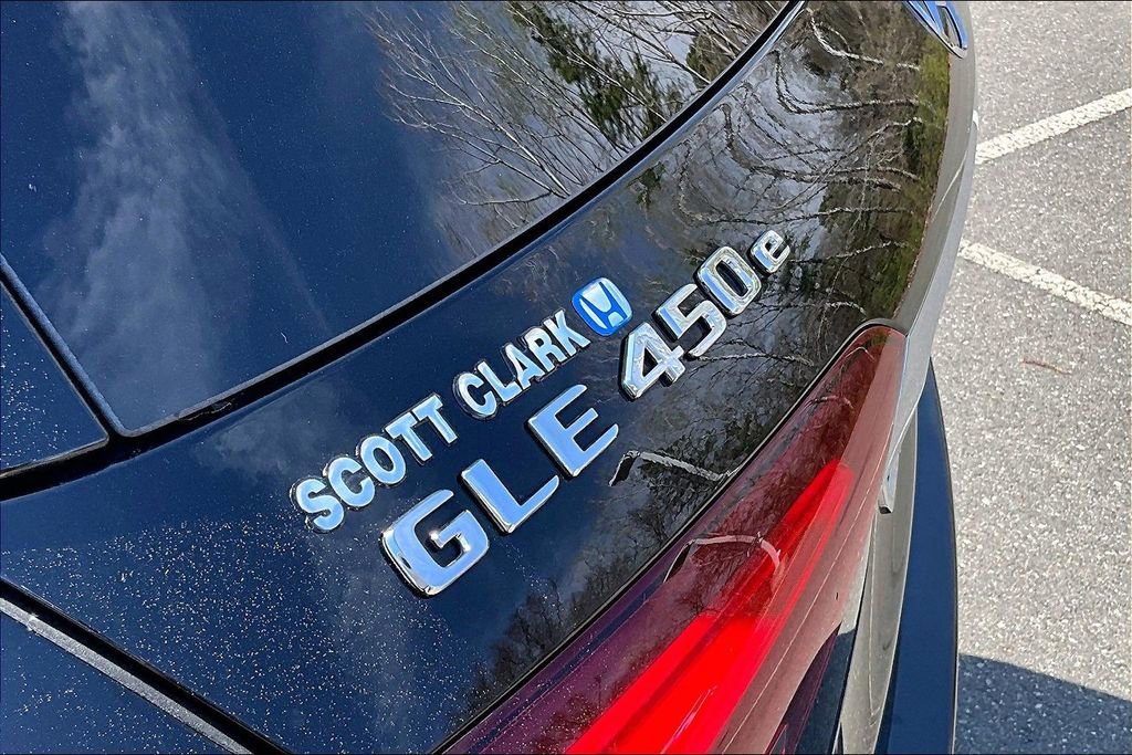 Used 2025 Mercedes-Benz GLE 450e 4MATIC w/ Winter Package image 23