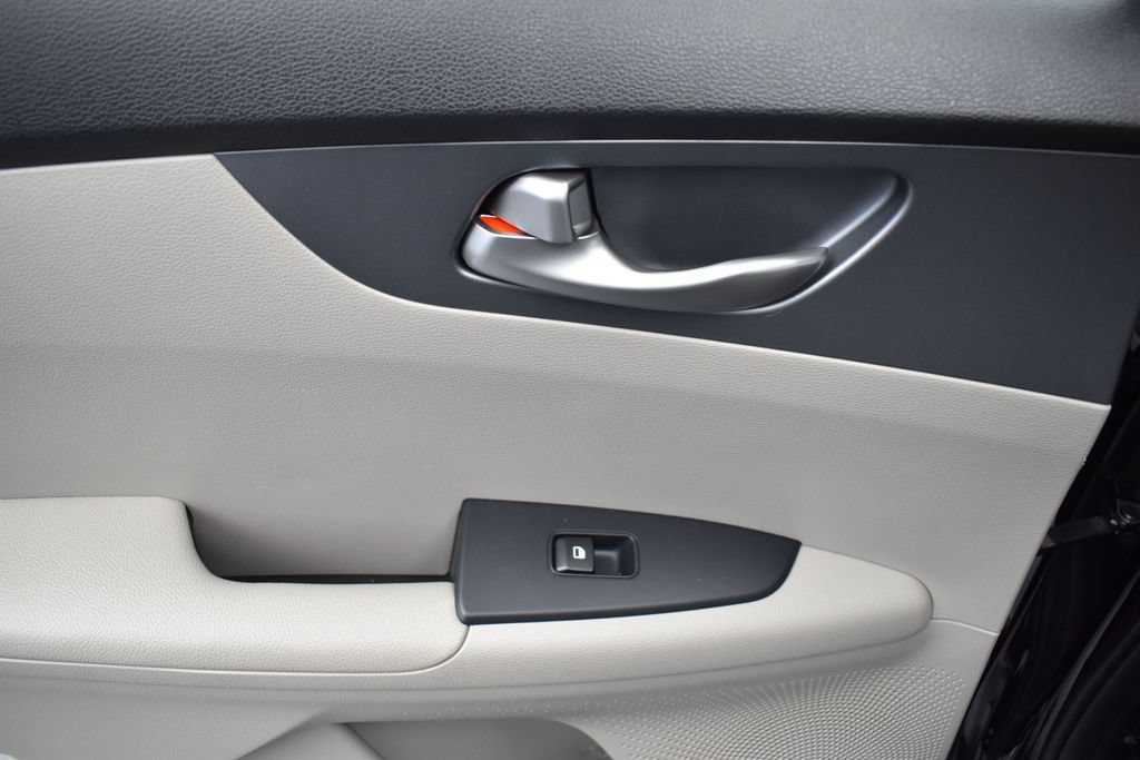 Used 2021 Kia Forte LXS FWD image 38