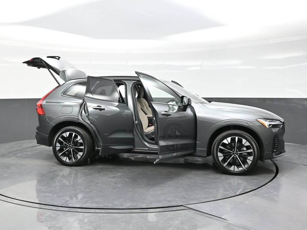 New 2026 Volvo XC60 B5 Plus w/ Protection Package Premier AWD/4WD image 45