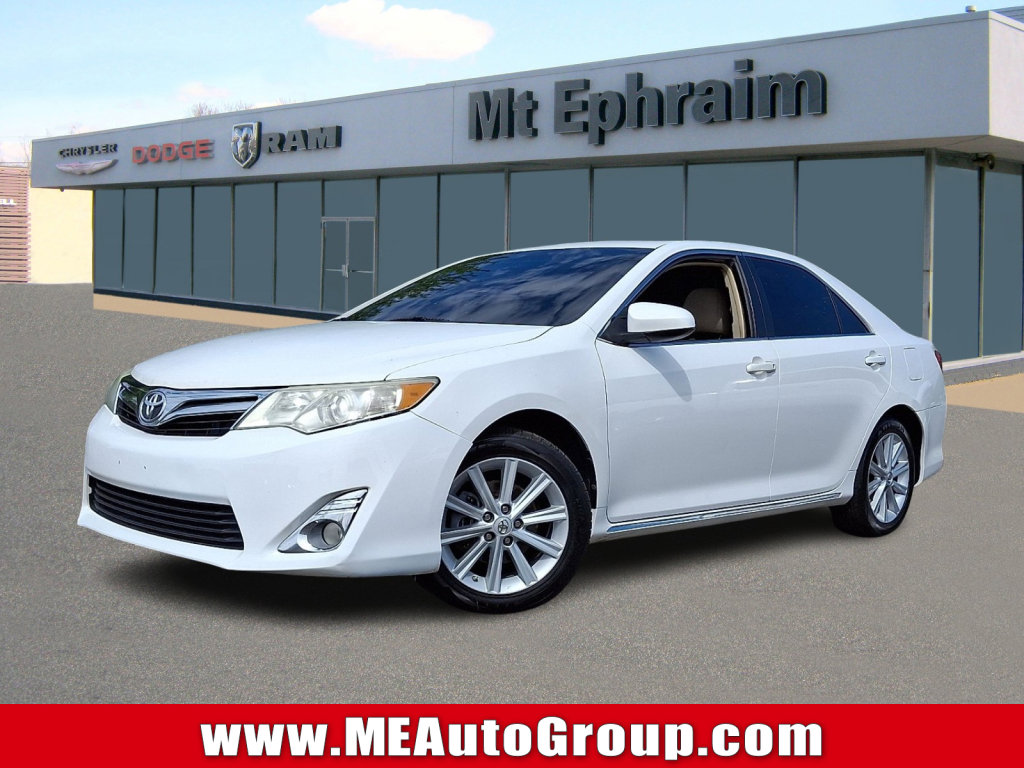 Used 2013 Toyota Camry XLE w/ Preferred Accessory Pkg FWD image 1