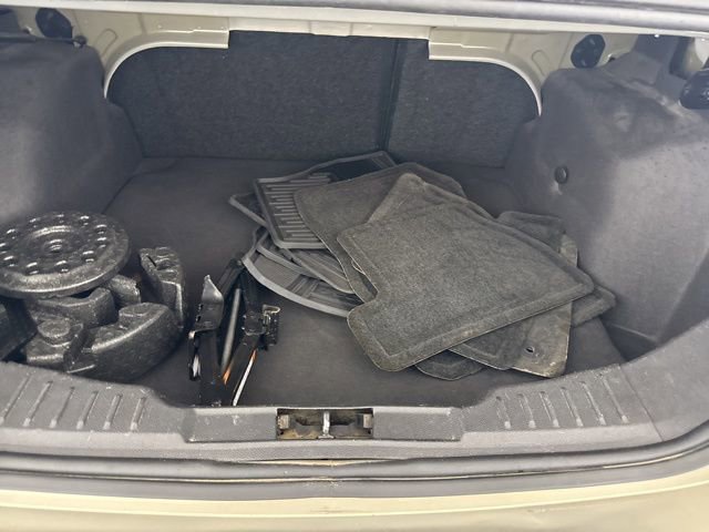 Used 2015 Ford Focus SE w/ SE Cold Weather Package image 27