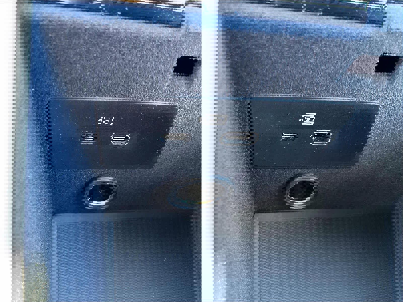 New 2026 Volvo XC90 T8 Plus w/ Protection Package Premier image 23