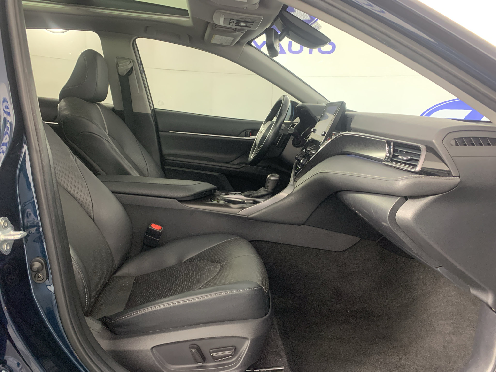 Used 2021 Toyota Camry XSE w/ Navigation Package FWD image 38