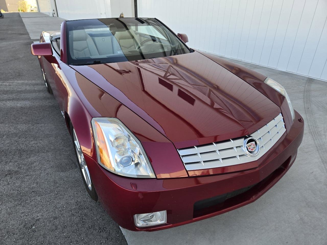 Used 2006 Cadillac XLR image 11