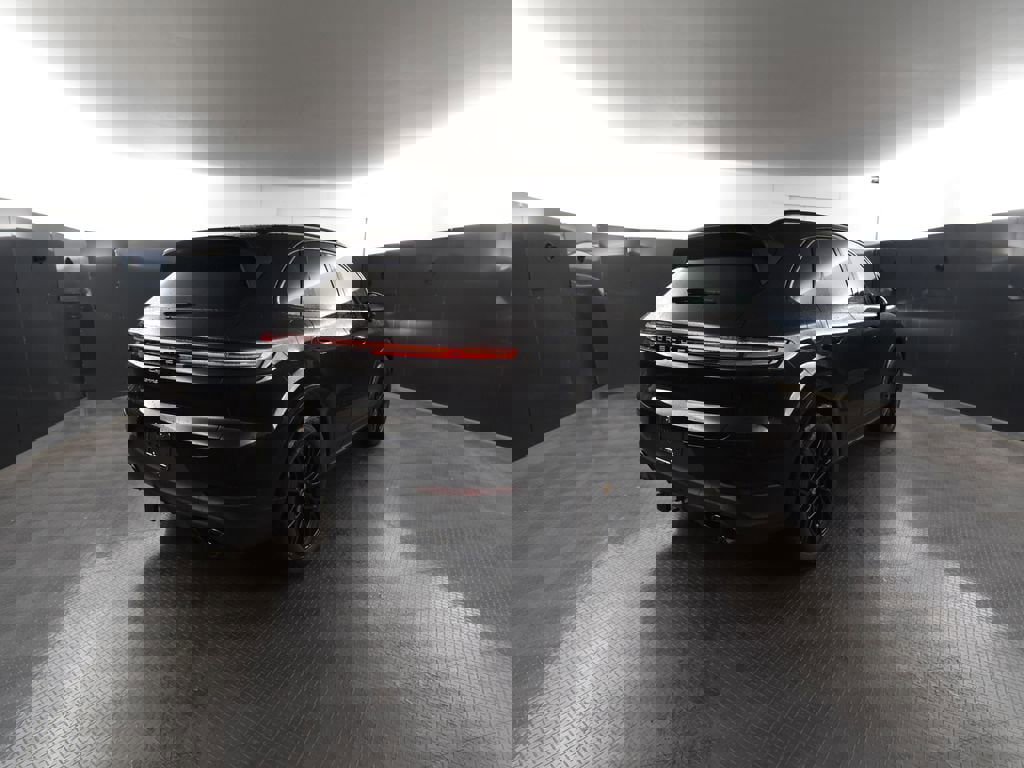 Used 2025 Porsche Cayenne image 7